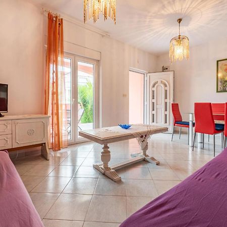 Cozy Apartment In Vir With Kitchen Esterno foto